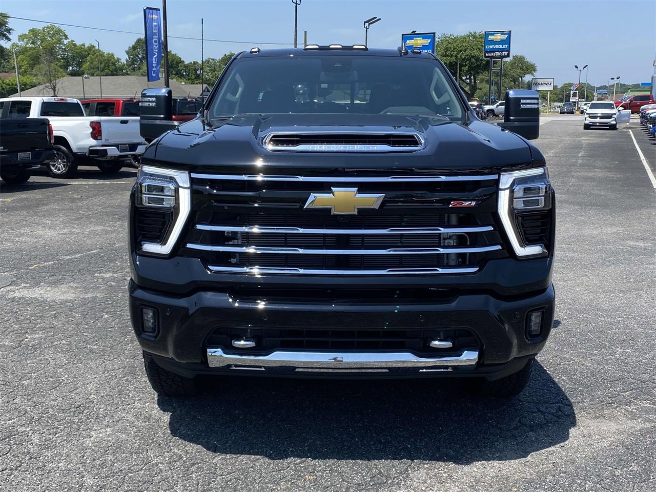 2025 Chevrolet Silverado 2500HD LT photo 2