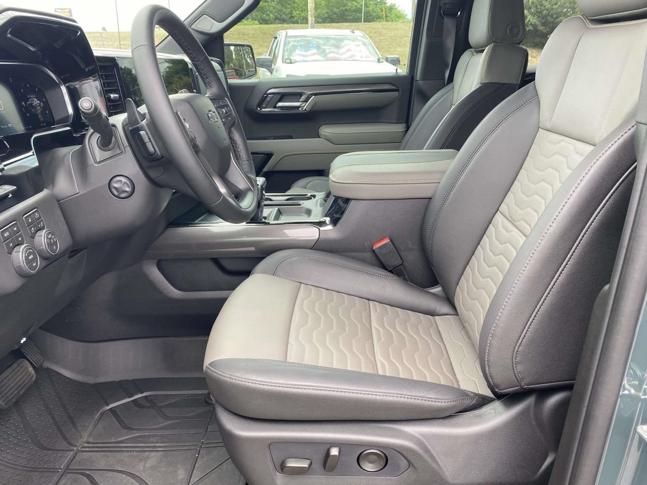 2026 Chevrolet Silverado 1500 ZR2 - Photo 14