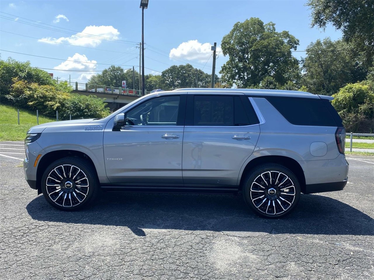 2025 Chevrolet Tahoe High Country photo 4