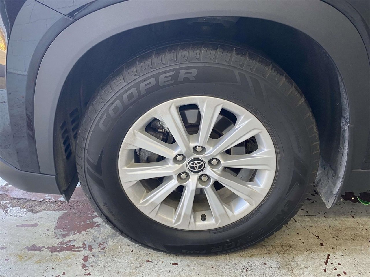 2024 Toyota Highlander Hybrid XLE photo 4