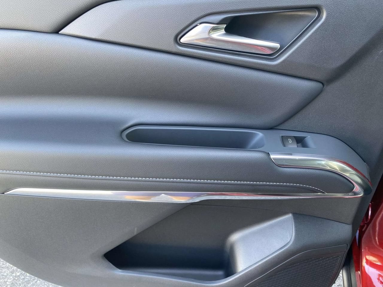2027 Chevrolet Traverse LT - Photo 13