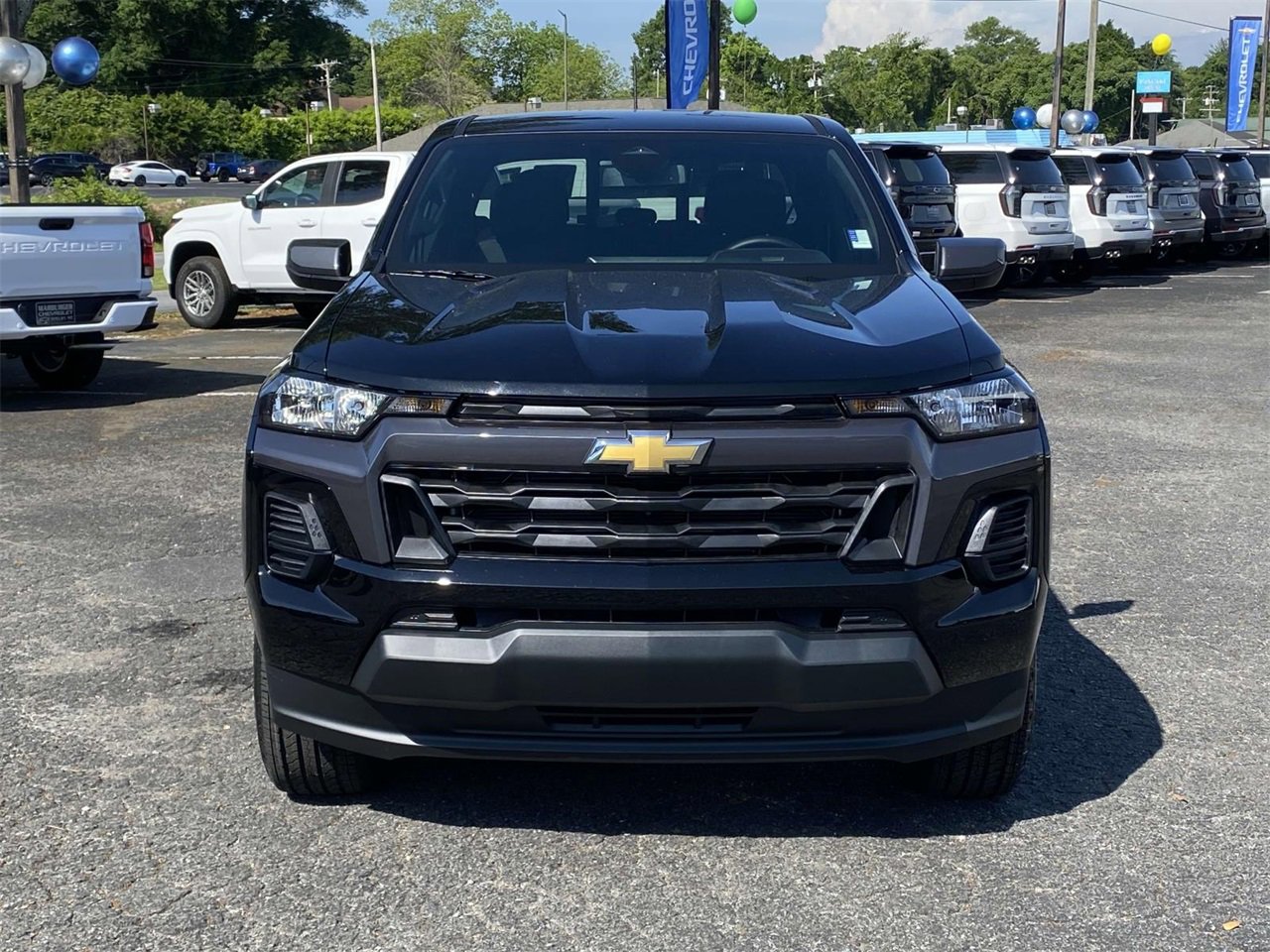 2025 Chevrolet Colorado Work Truck LT photo 2