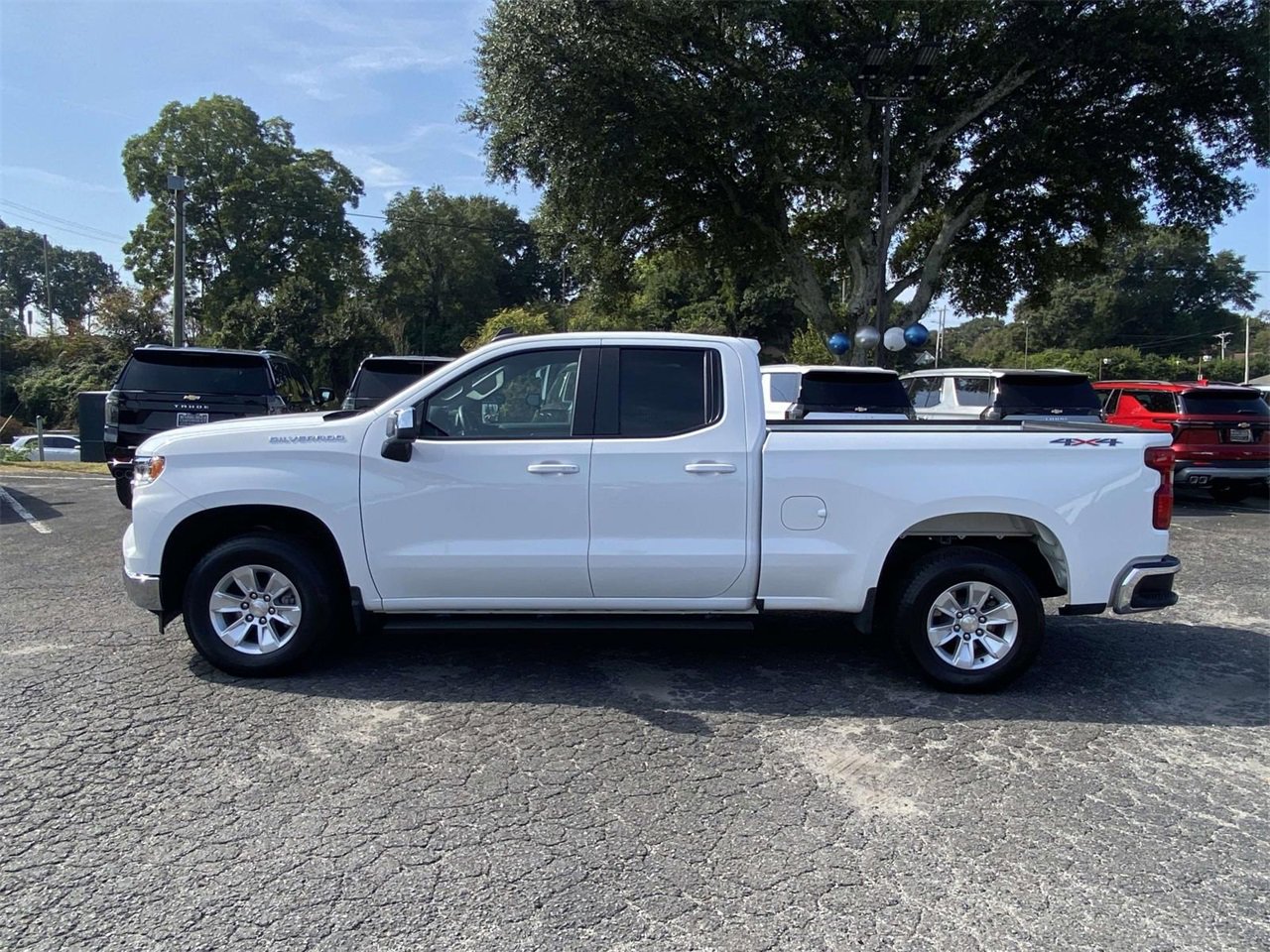 2024 Chevrolet Silverado 1500 LT photo 4