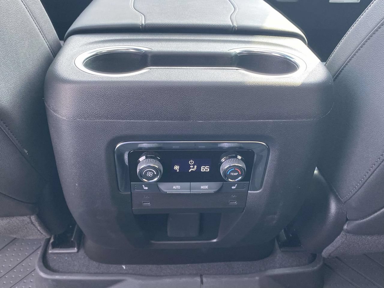 2026 Chevrolet Tahoe Premier - Photo 11