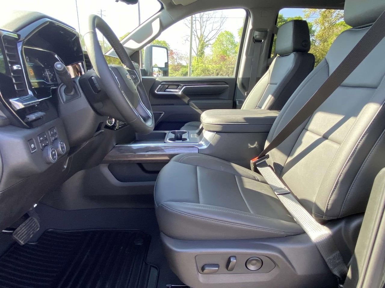 2025 Chevrolet Silverado 2500 HD LTZ - Photo 17