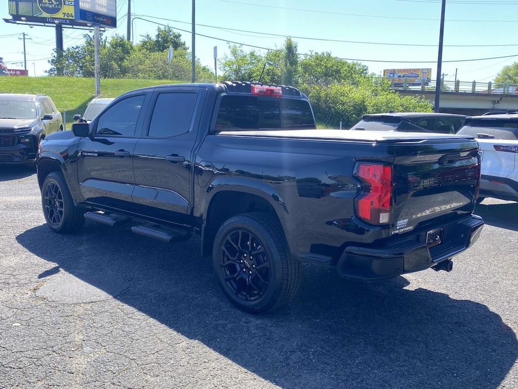 Used 2025 Chevrolet Colorado WT/LT Truck
