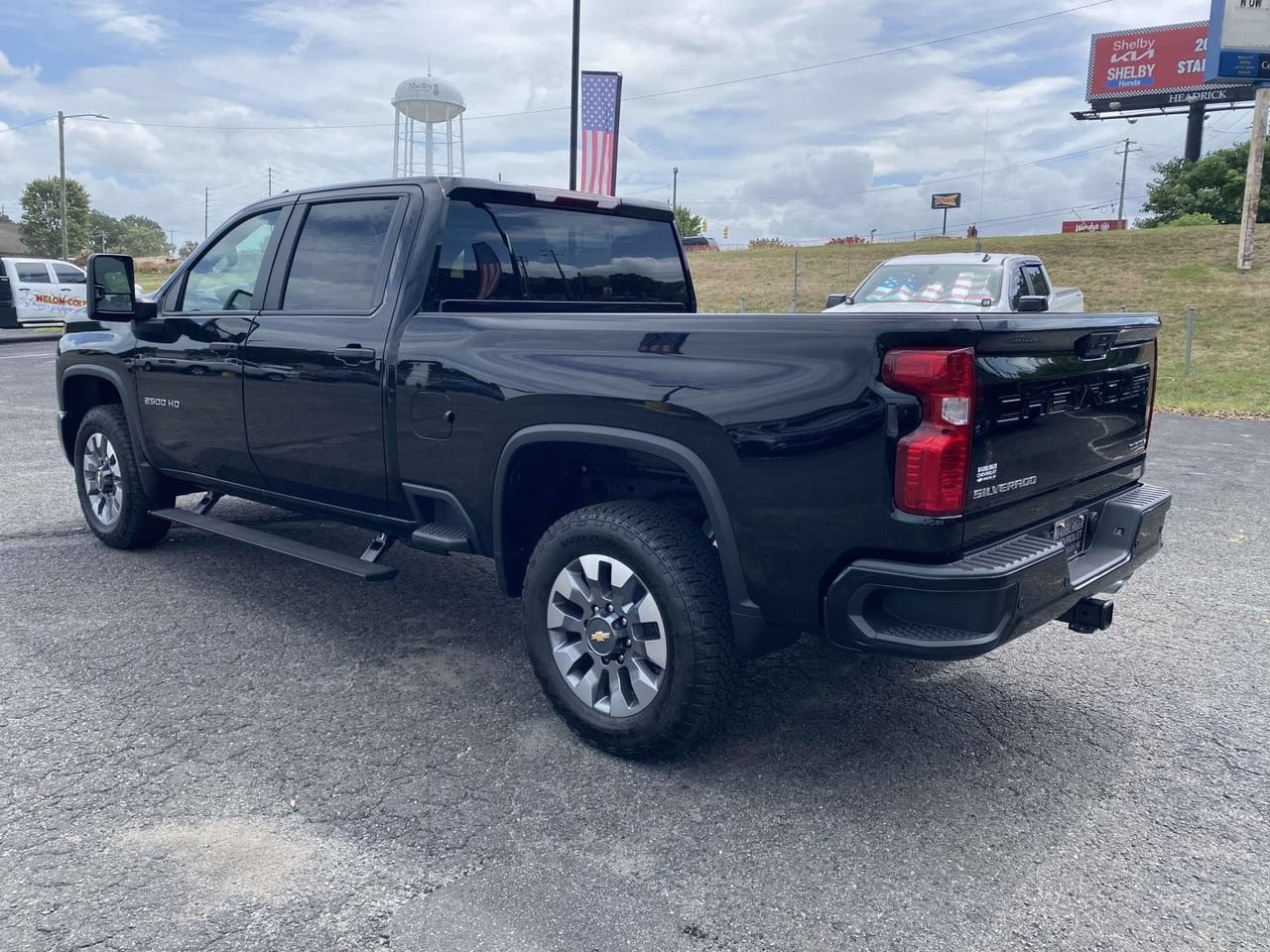 2026 Chevrolet Silverado 2500 HD Custom - Photo 4