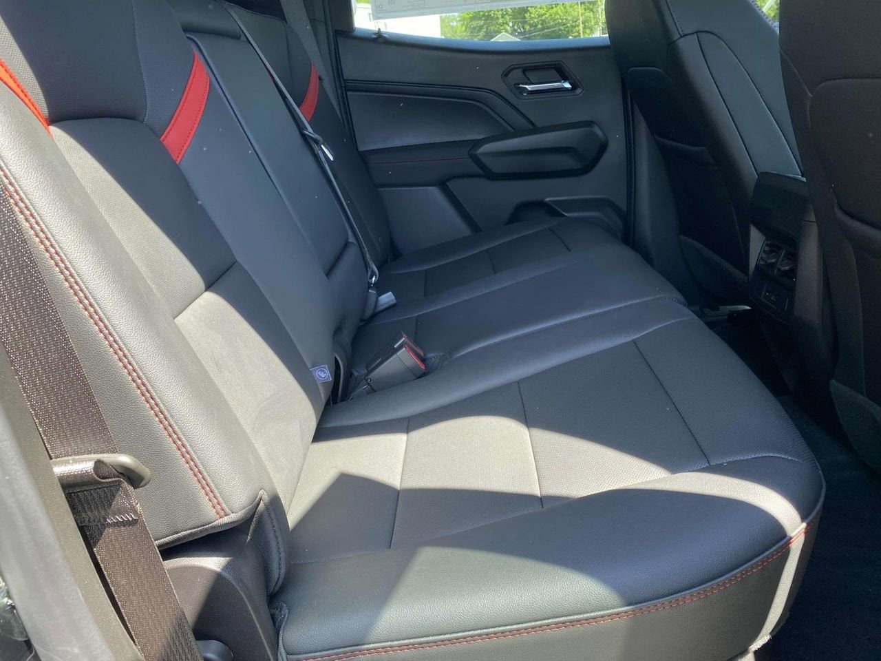 2025 Chevrolet Colorado Z71 - Photo 10