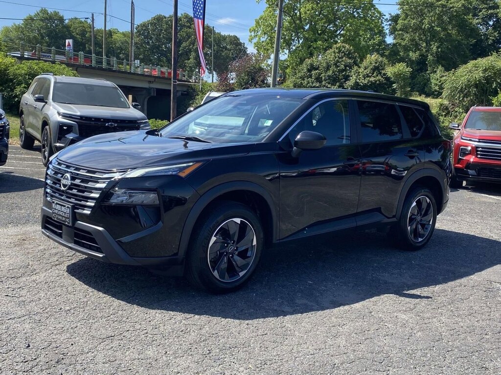 Used 2024 Nissan Rogue SV