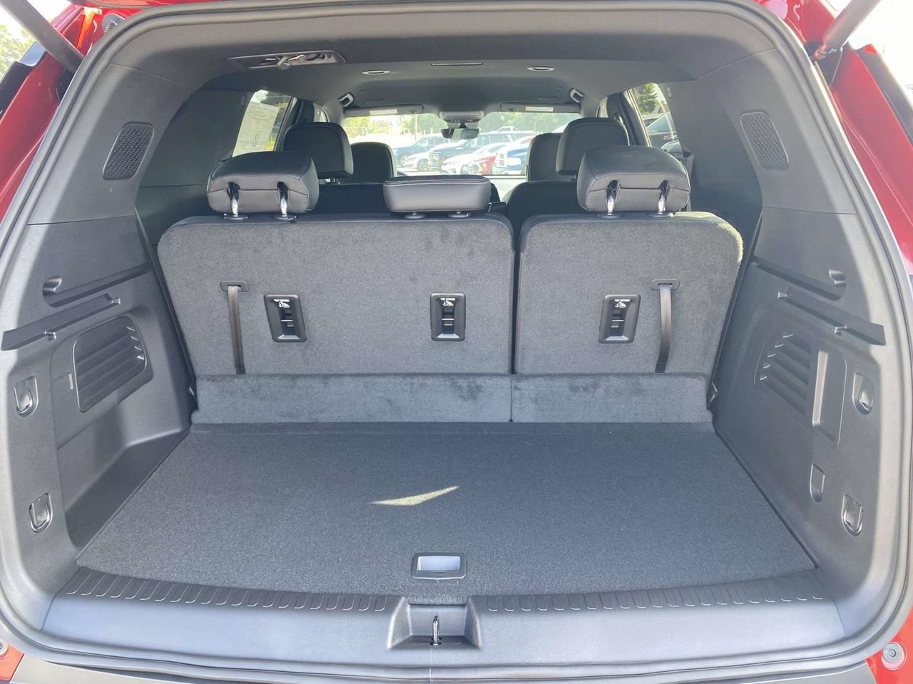 2027 Chevrolet Traverse LT - Photo 8