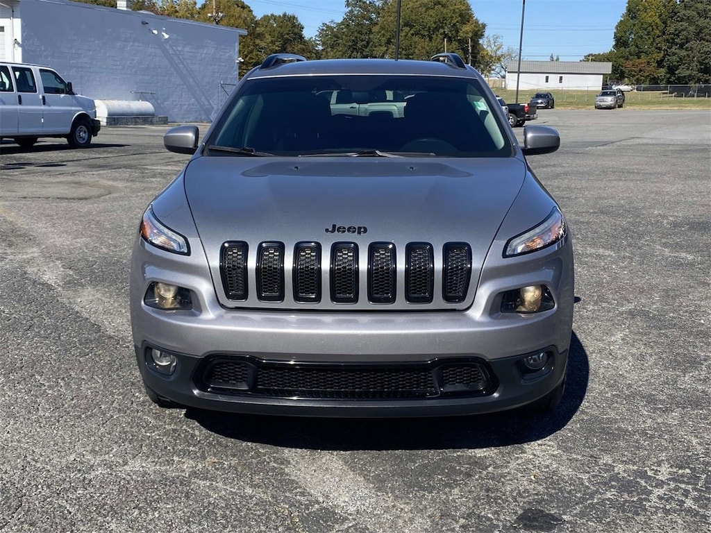 Used 2016 Jeep Cherokee Altitude