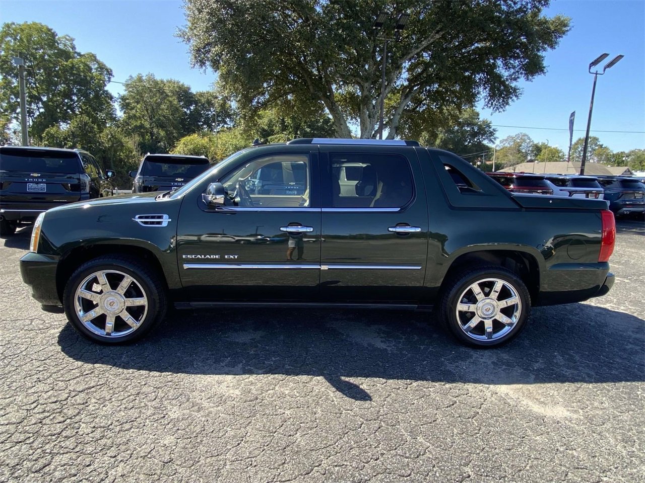 2013 Cadillac Escalade EXT Premium photo 3