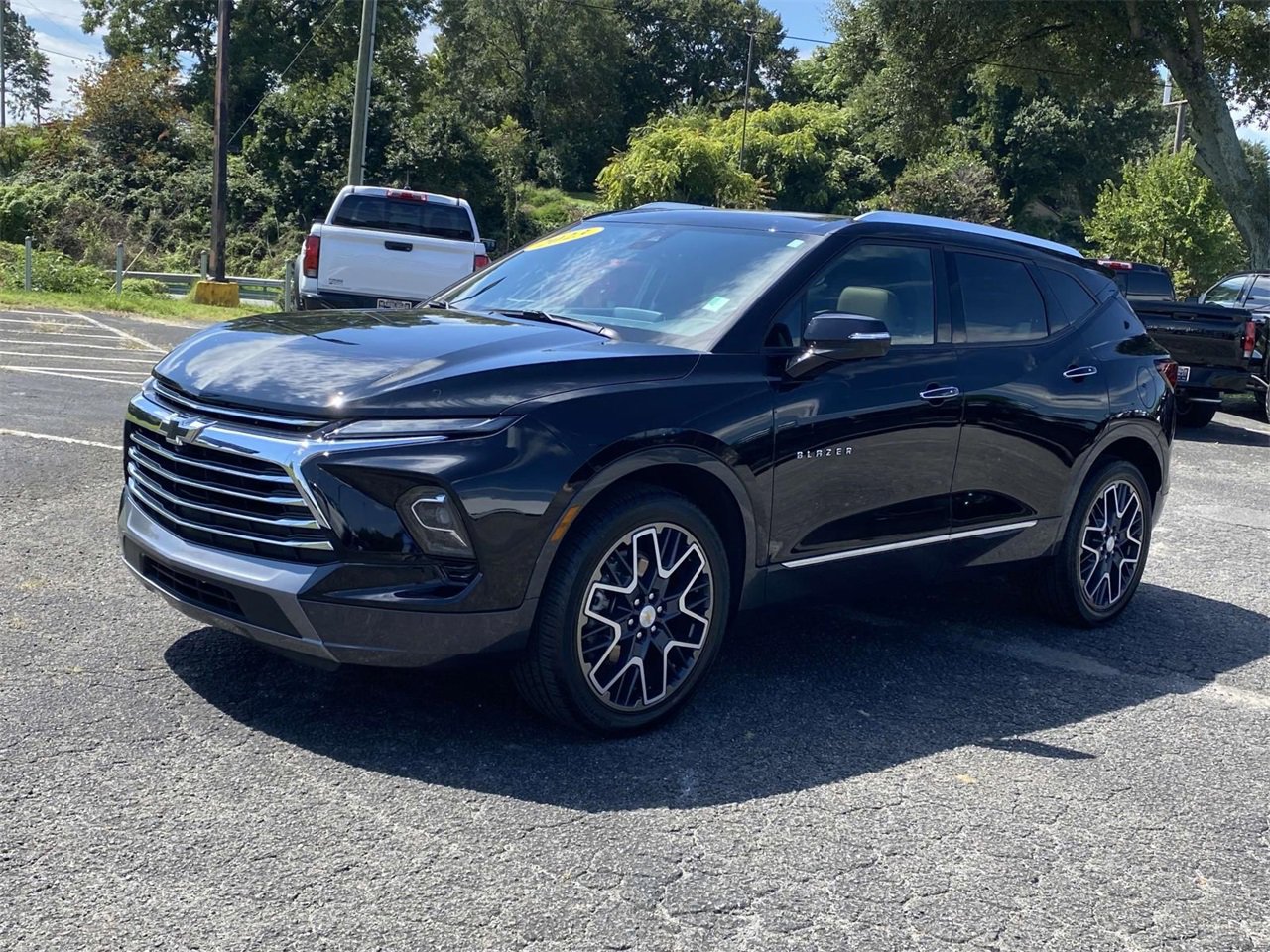 2023 Chevrolet Blazer Premier photo 2