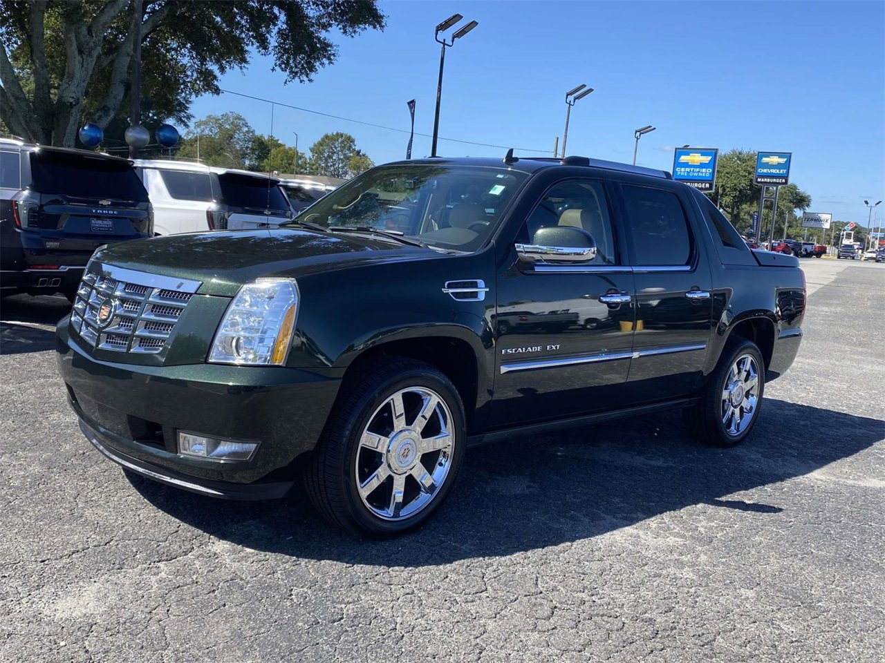 2013 Cadillac Escalade EXT Premium photo 2