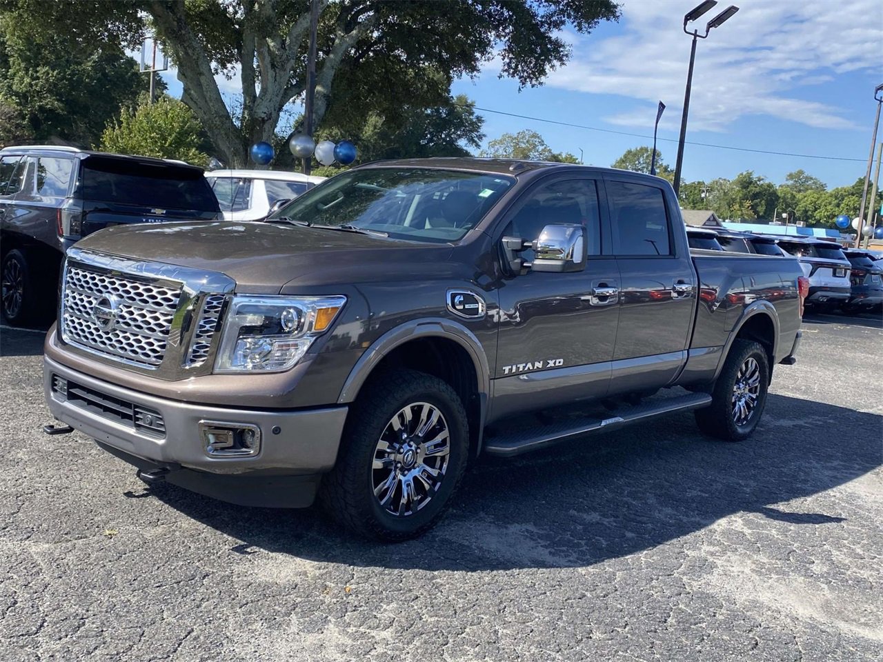 2019 Nissan Titan Platinum Reserve photo 3