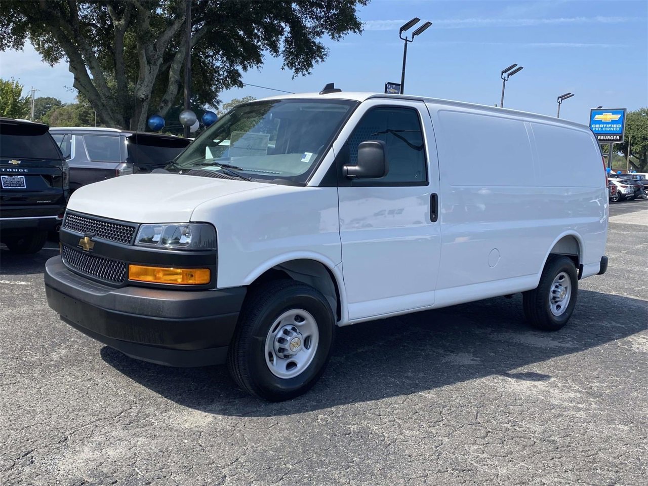 2025 Chevrolet Express 2500 Cargo photo 2
