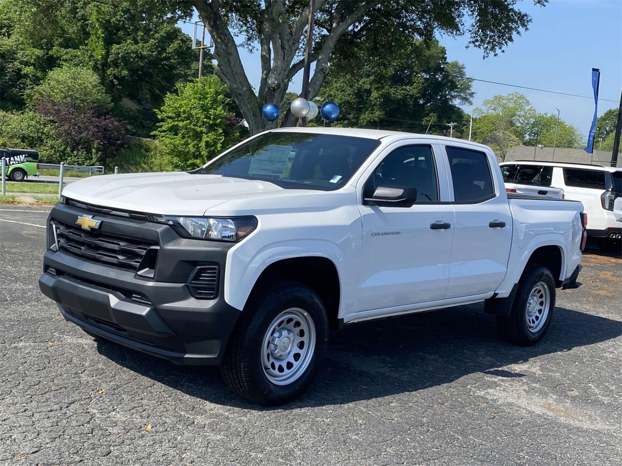 2025 Chevrolet Colorado LT photo 3