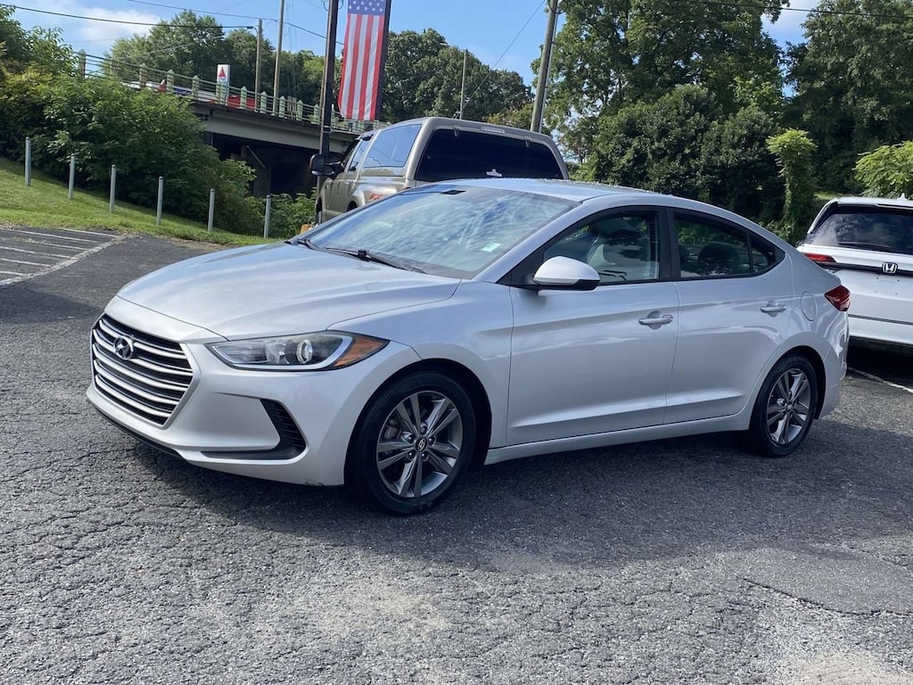 Used 2017 Hyundai Elantra SE