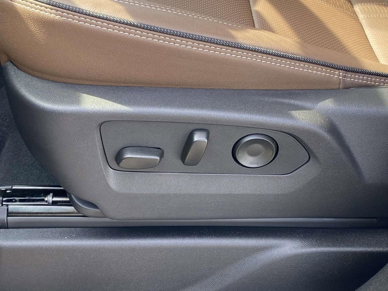 2025 Chevrolet Suburban High Country - Photo 17