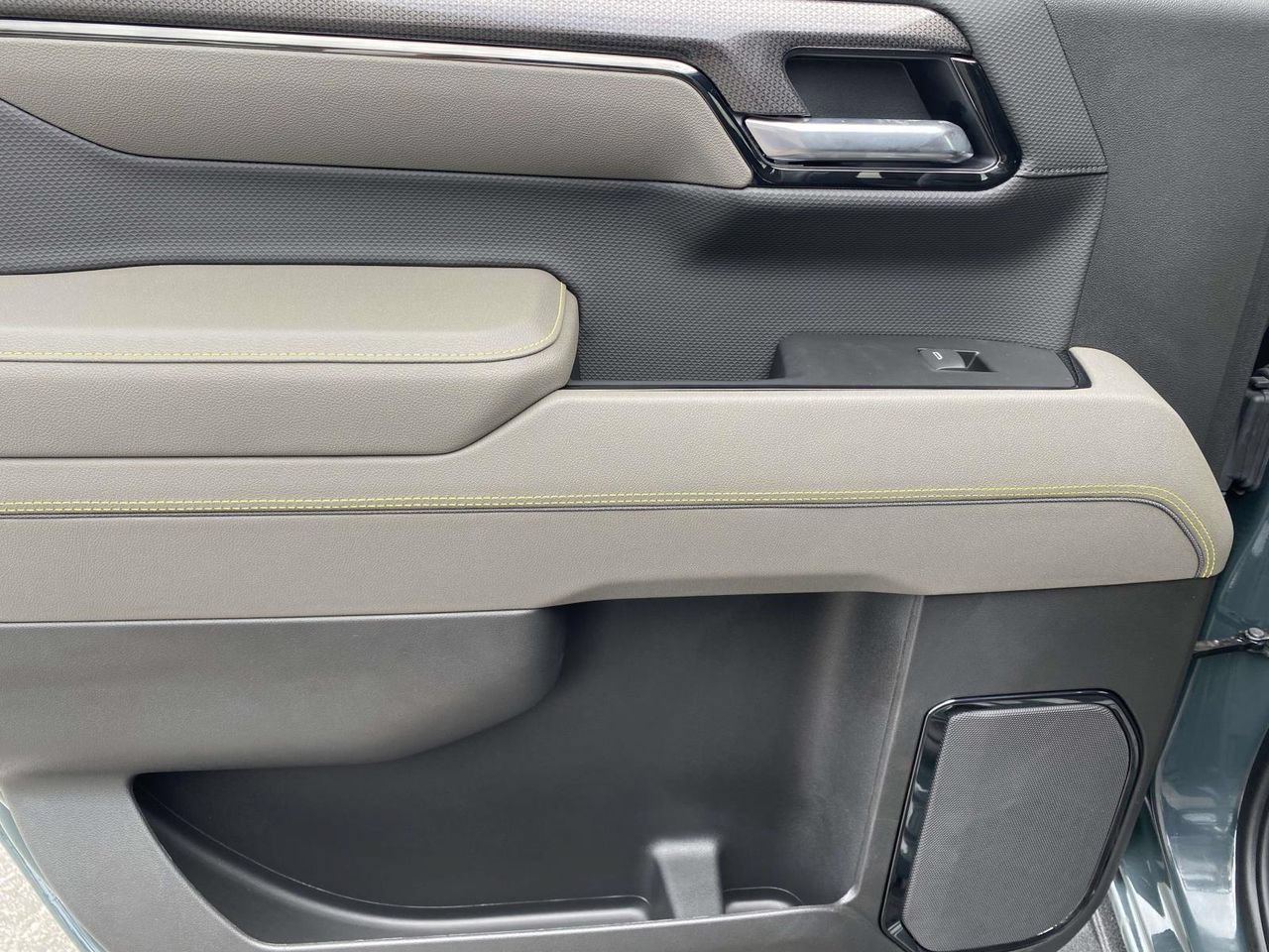 2026 Chevrolet Silverado 1500 ZR2 - Photo 13