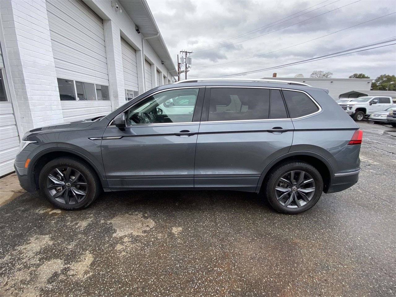 2022 Volkswagen Tiguan SE photo 4