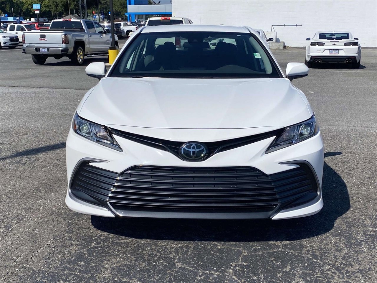 2023 Toyota Camry LE photo 2