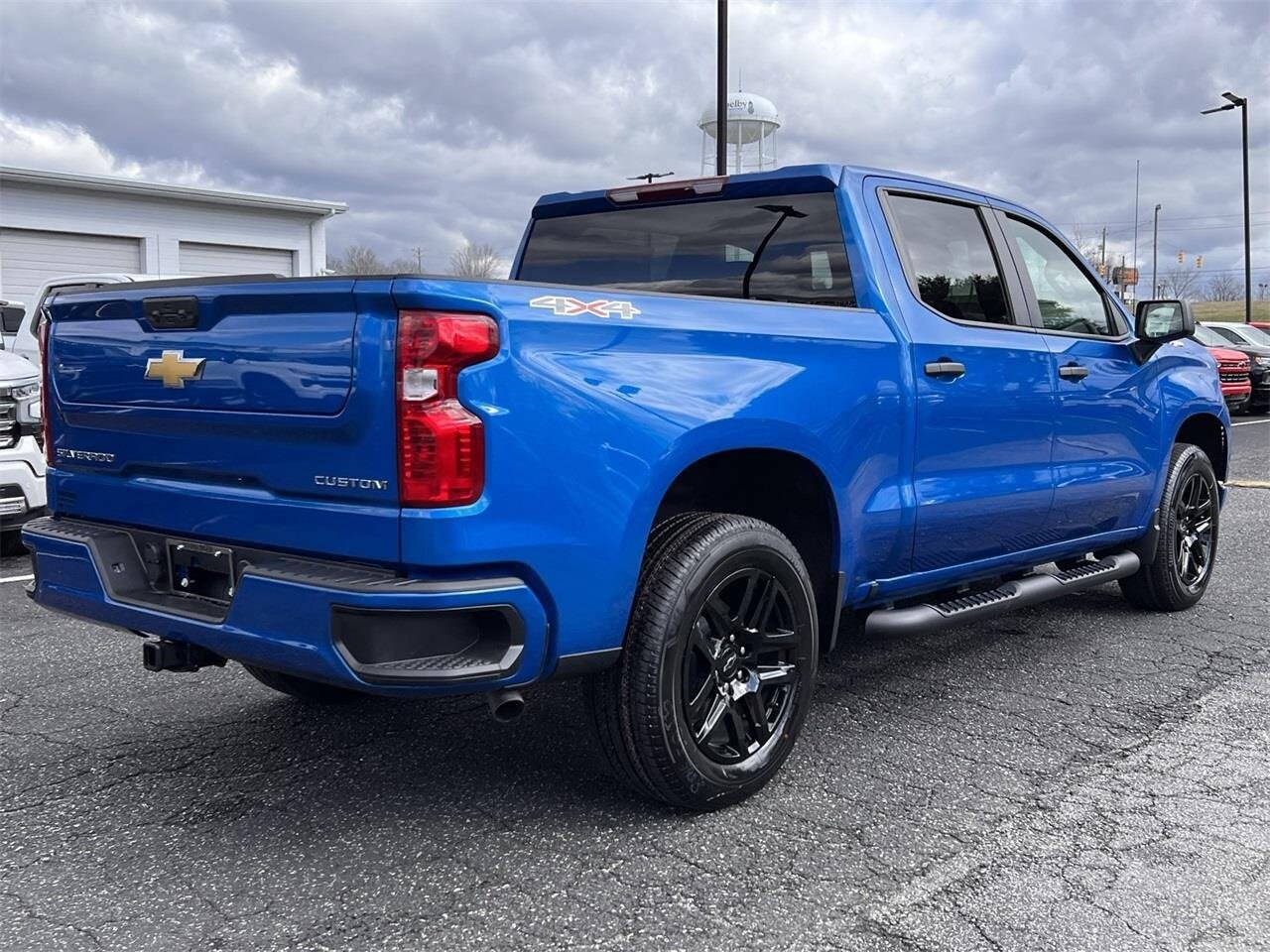 2024 Chevrolet Silverado 1500 Custom photo 3