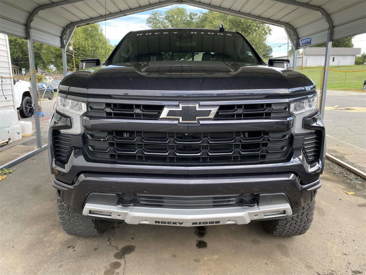 2023 Chevrolet Silverado RST photo 2