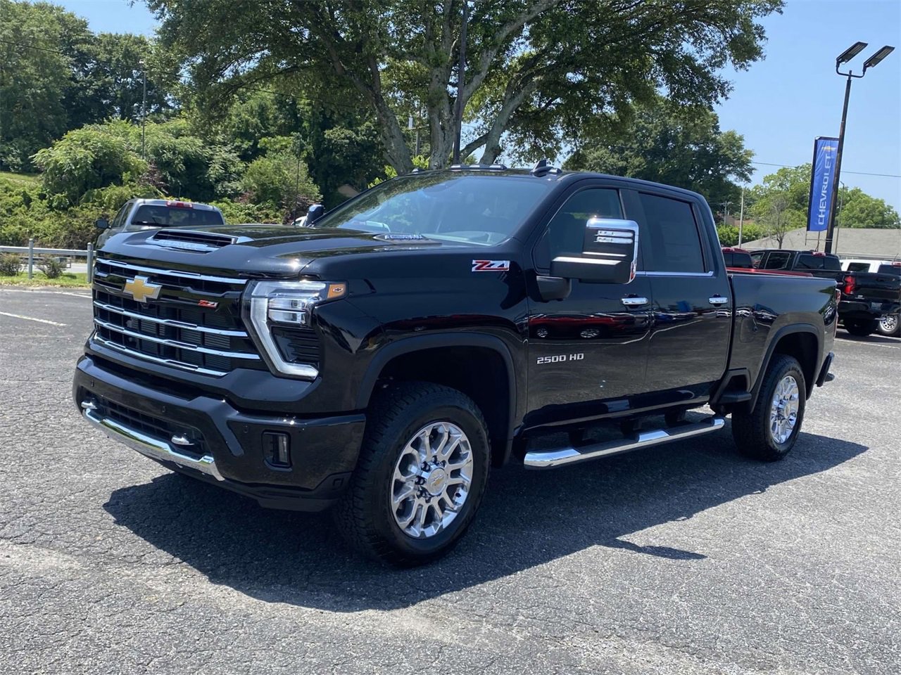 2025 Chevrolet Silverado 2500HD LT photo 3