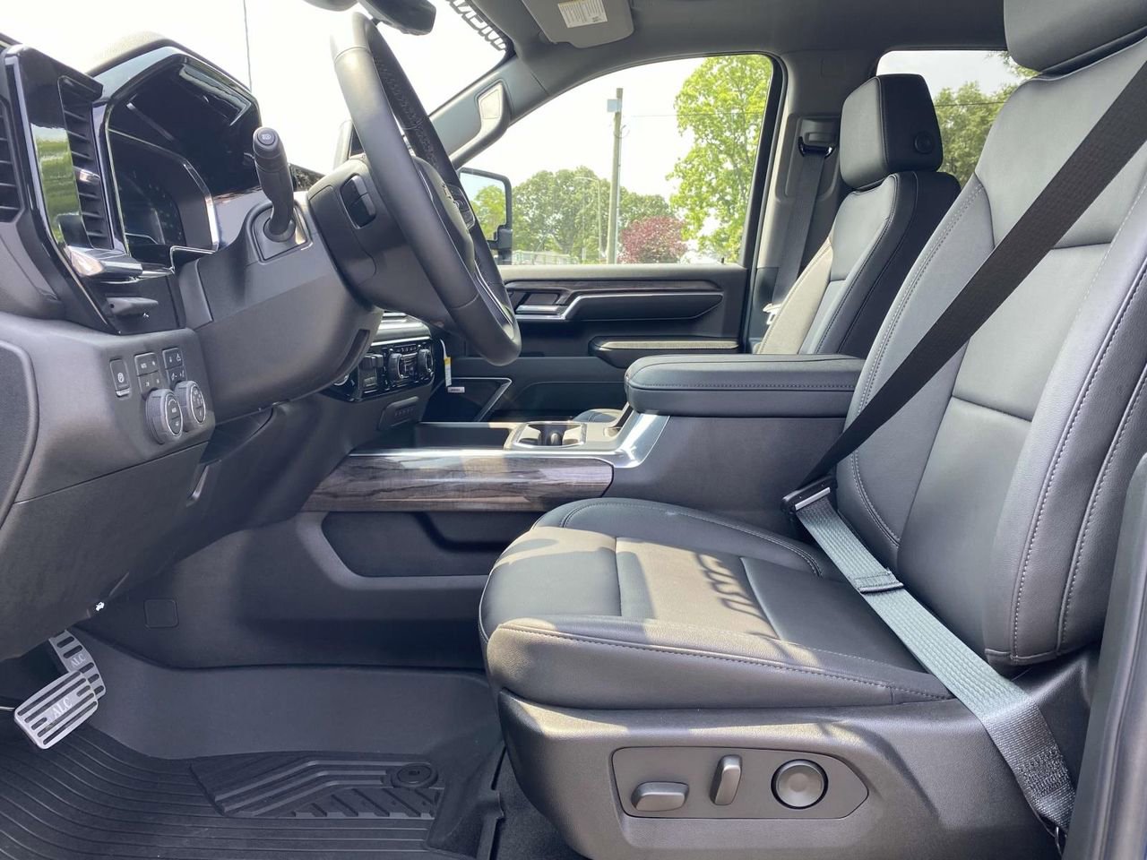 2025 Chevrolet Silverado 2500 HD LTZ - Photo 14