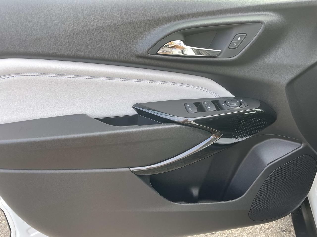 2026 Chevrolet Trax LT - Photo 14