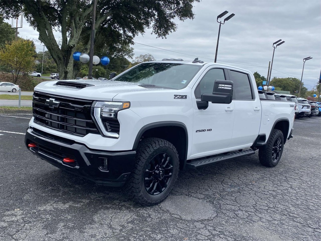 2025 Chevrolet Silverado 2500HD LT photo 3