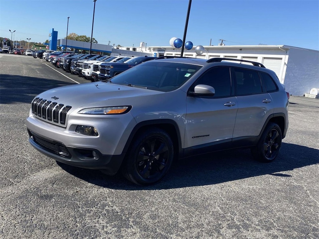 Used 2016 Jeep Cherokee Altitude