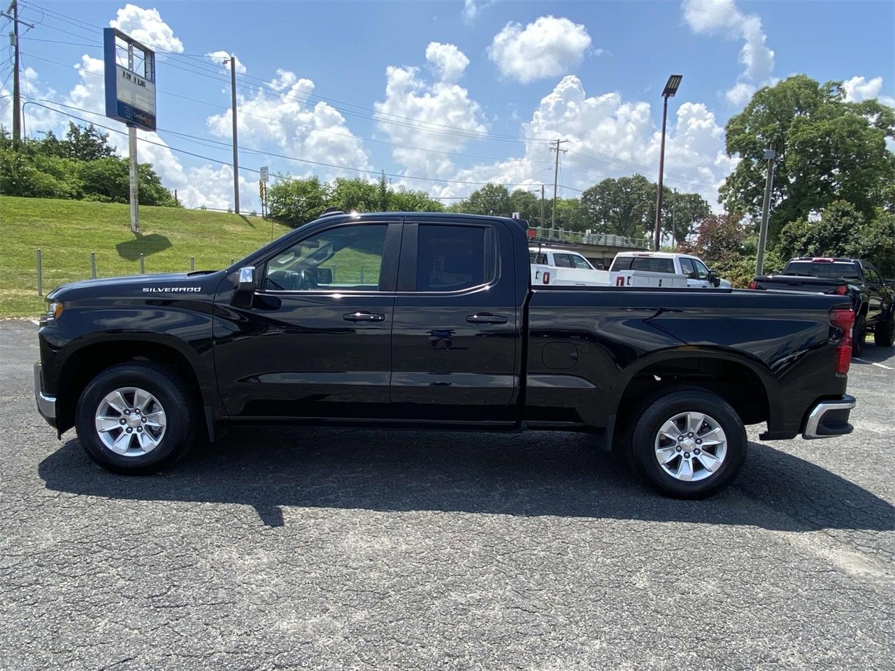2021 Chevrolet Silverado 1500 LT photo 4