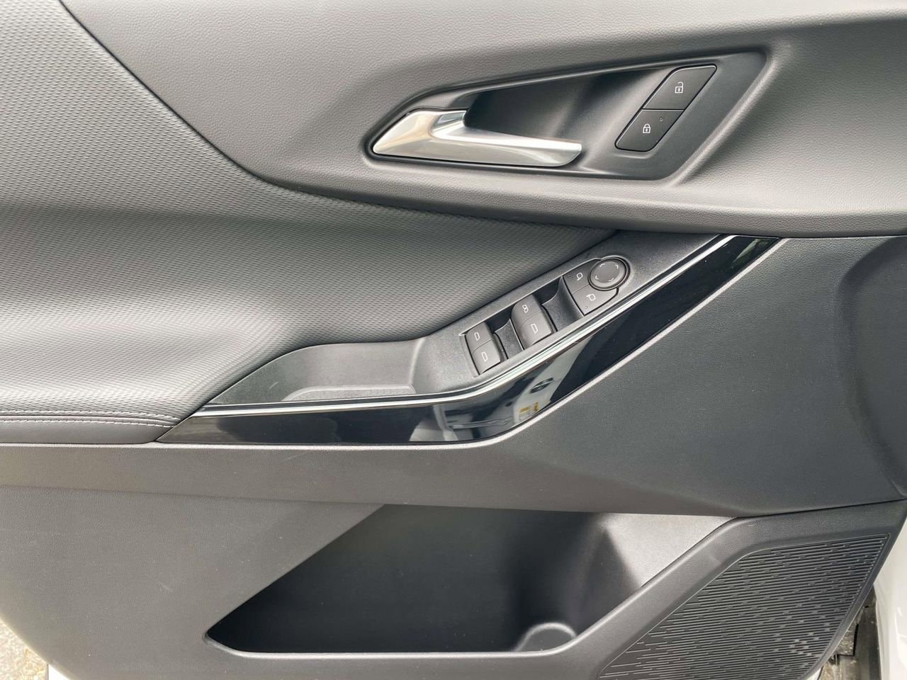 2026 Chevrolet Equinox LT - Photo 15