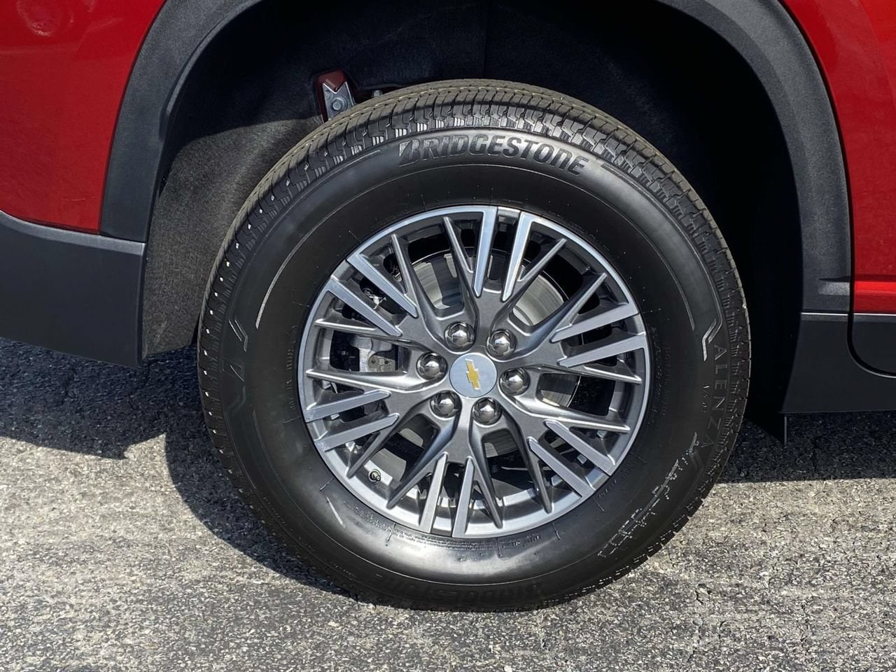 2027 Chevrolet Traverse LT - Photo 7