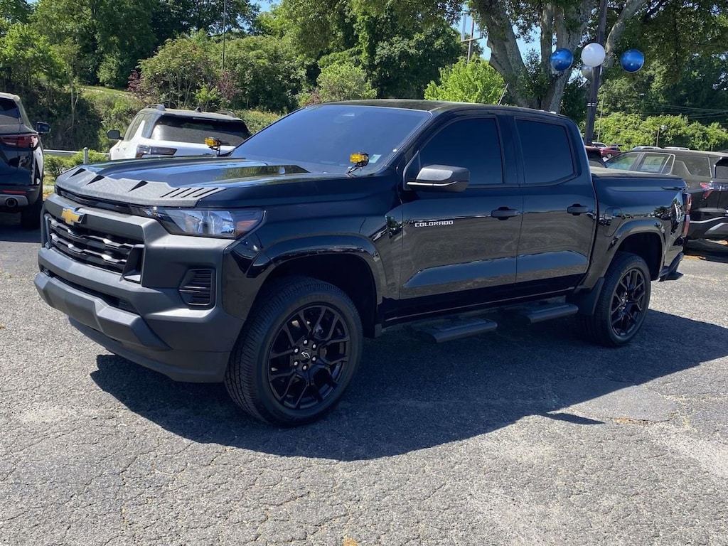 Used 2025 Chevrolet Colorado WT/LT Truck