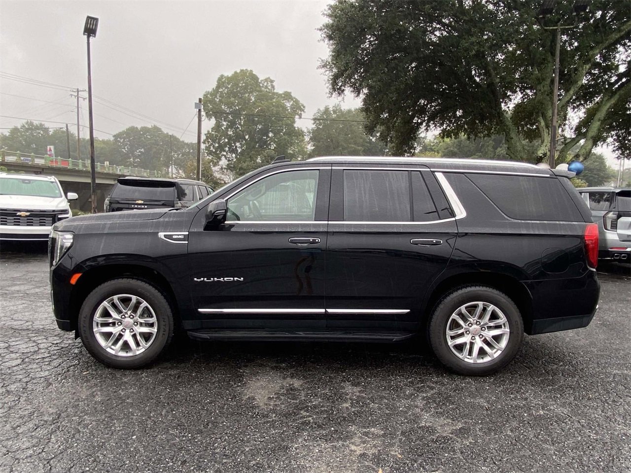 2022 Gmc Yukon SLT photo 3