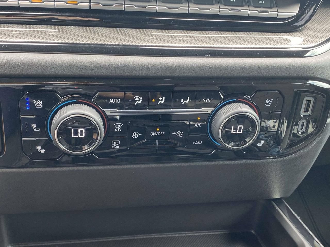 2026 Chevrolet Silverado 1500 ZR2 - Photo 27