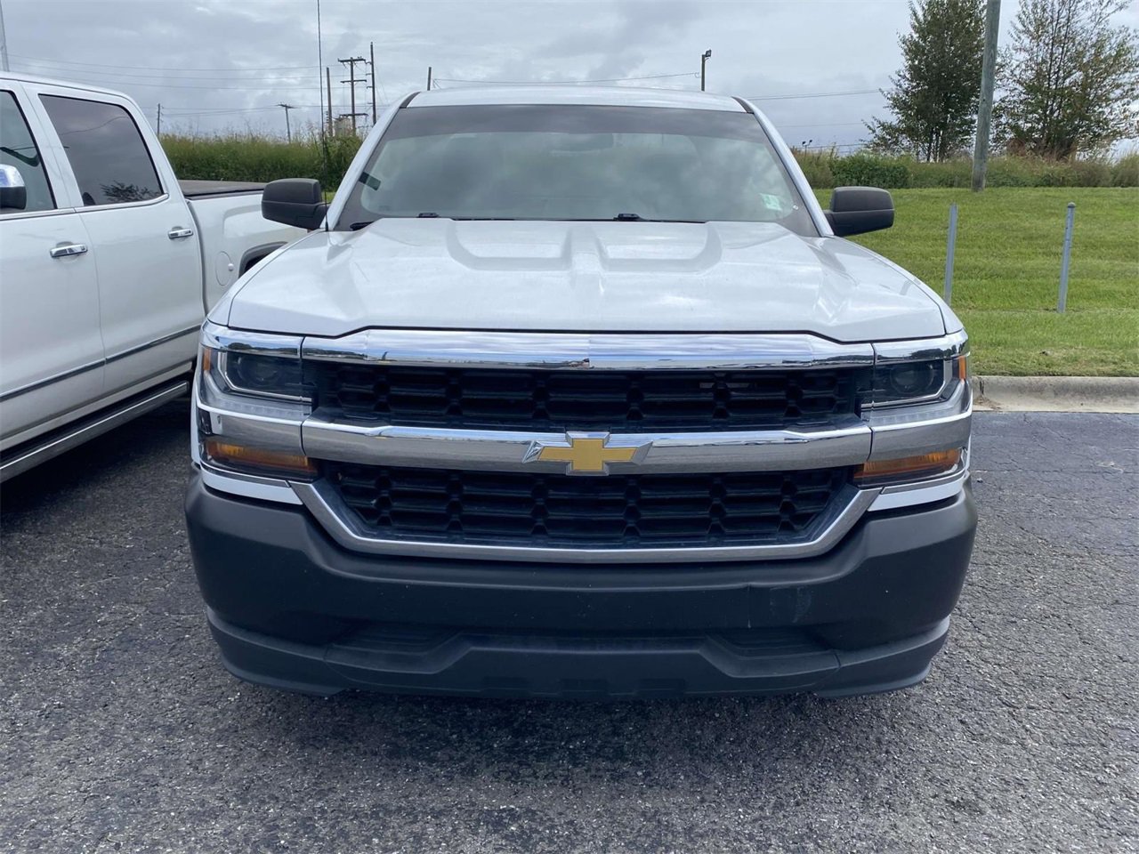 2019 Chevrolet Silverado Work Truck Base photo 2