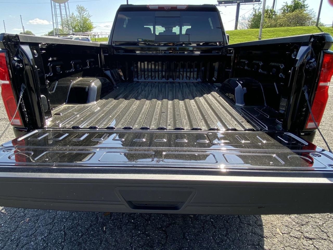 2025 Chevrolet Silverado 2500 HD LTZ - Photo 10