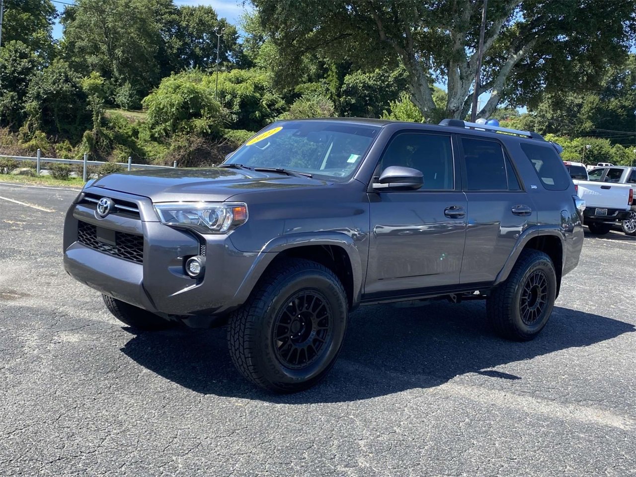 2022 Toyota 4Runner SR5 photo 3