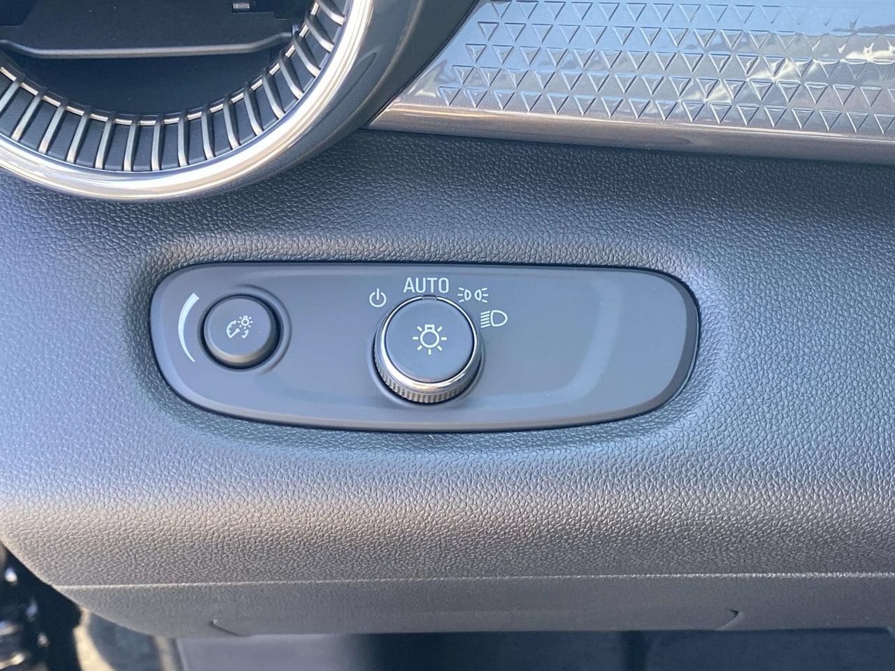 2026 Chevrolet Trax Activ - Photo 17