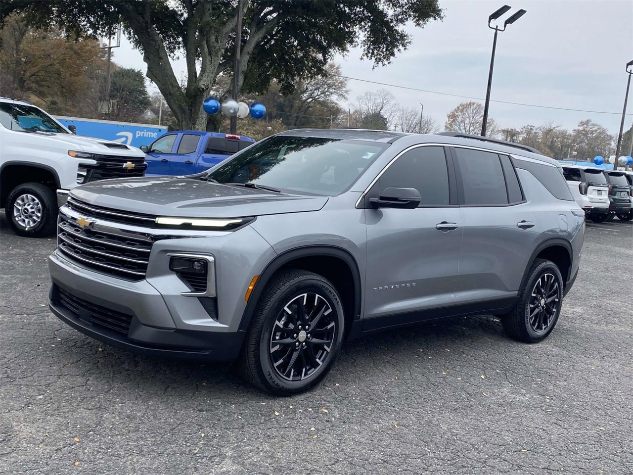 2026 Chevrolet Traverse photo 3