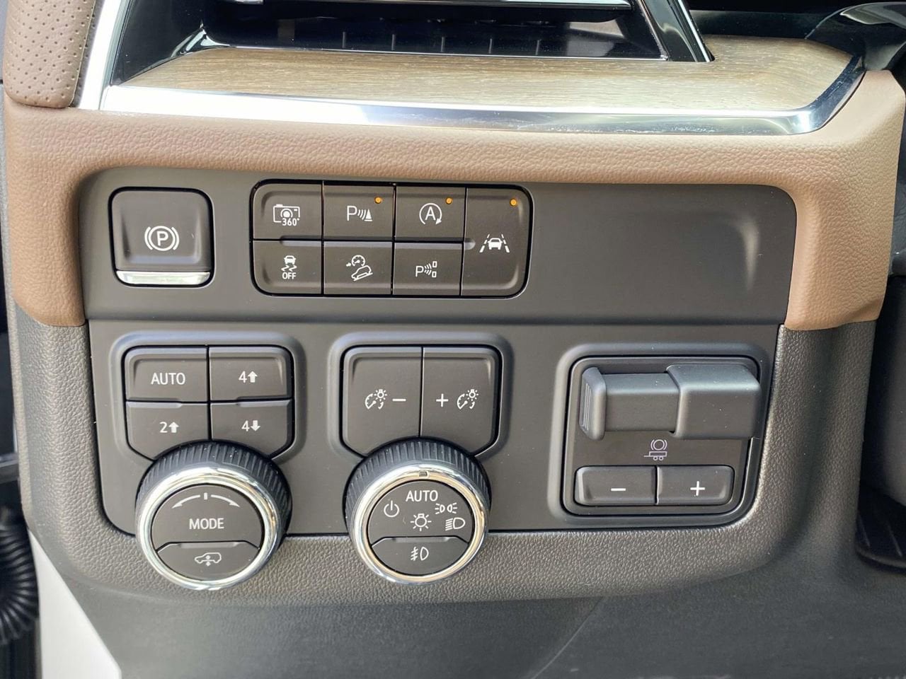 2025 Chevrolet Suburban High Country - Photo 19