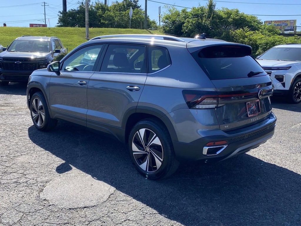 Used 2025 Volkswagen Taos SE