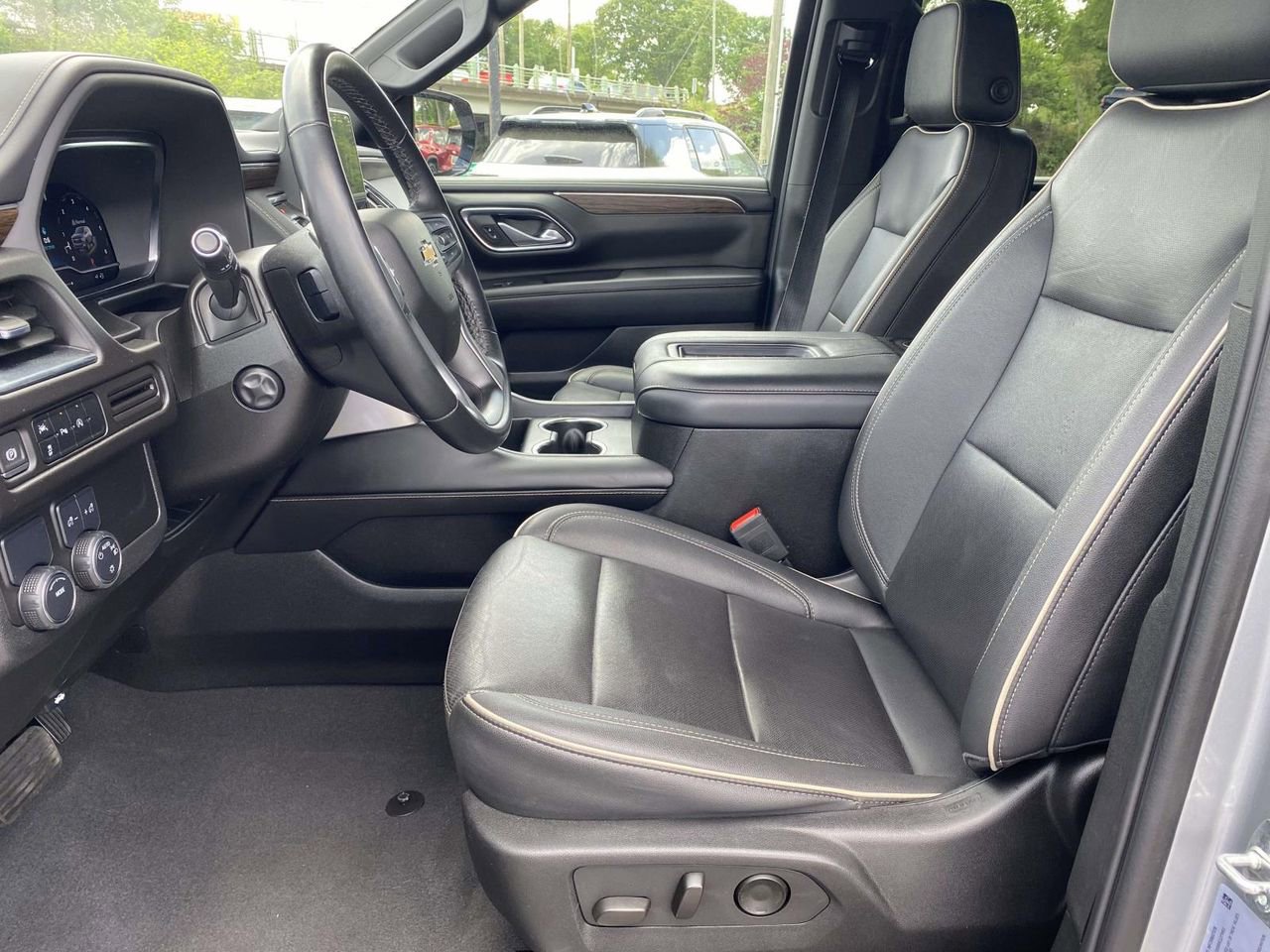 2024 Chevrolet Suburban Premier - Photo 16