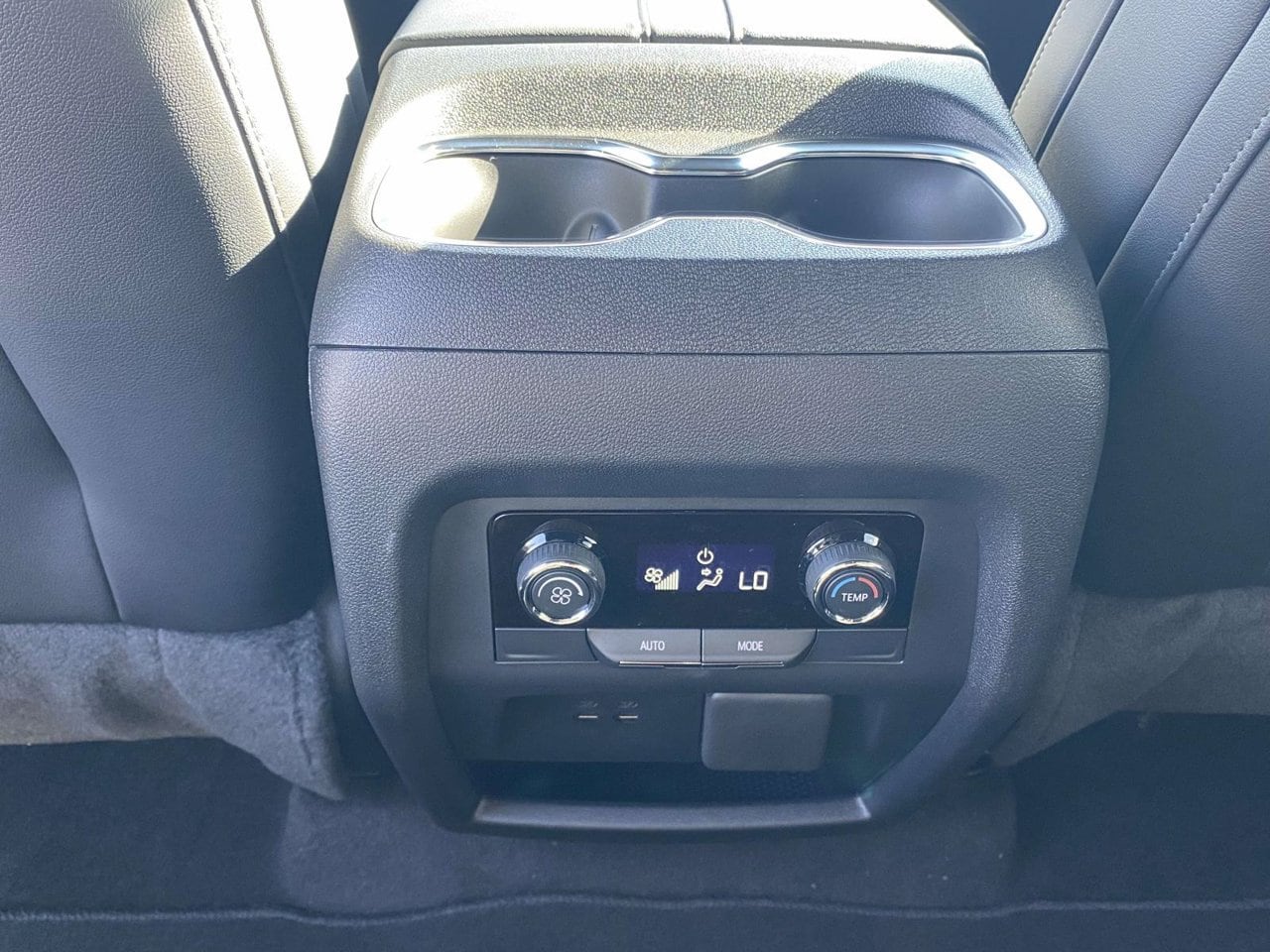 2027 Chevrolet Traverse LT - Photo 11