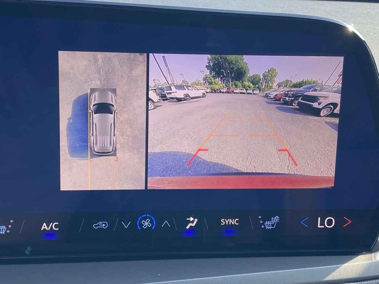 2027 Chevrolet Traverse LT - Photo 27