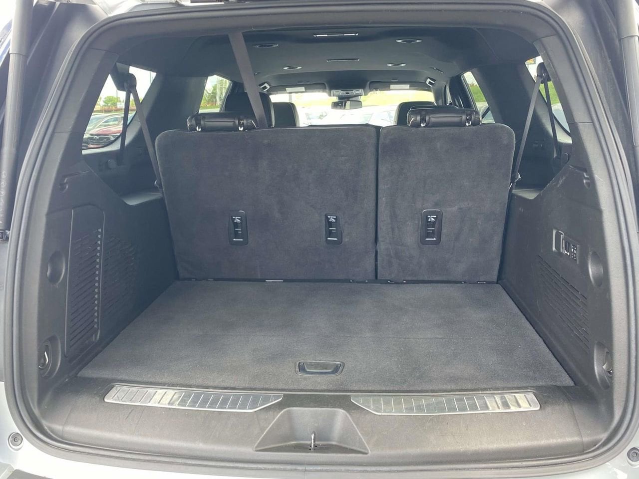 2024 Chevrolet Suburban Premier - Photo 10